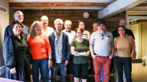 Bilde av det nye brukerrådet i Trondheim kommune sammen med ansatte fra kommunen