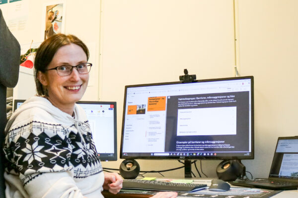 Yvonne Vornes på kontoret