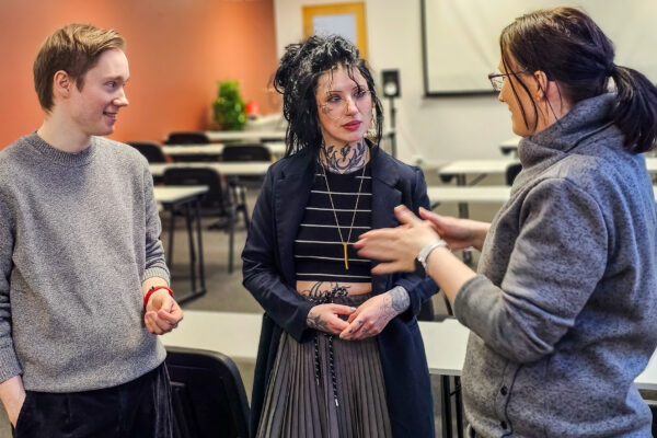 Lektor Vebjørn, student Mia og erfaringskonsulent Yvonne