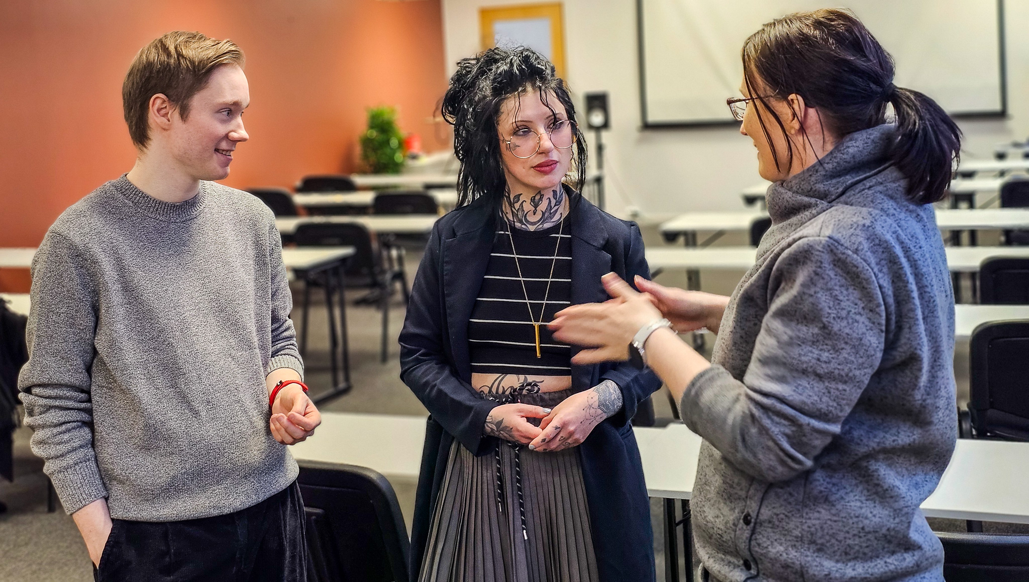 Lektor Vebjørn, student Mia og erfaringskonsulent Yvonne